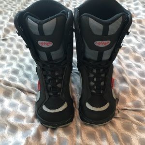 Kids Lamar Snowboard boots size 4